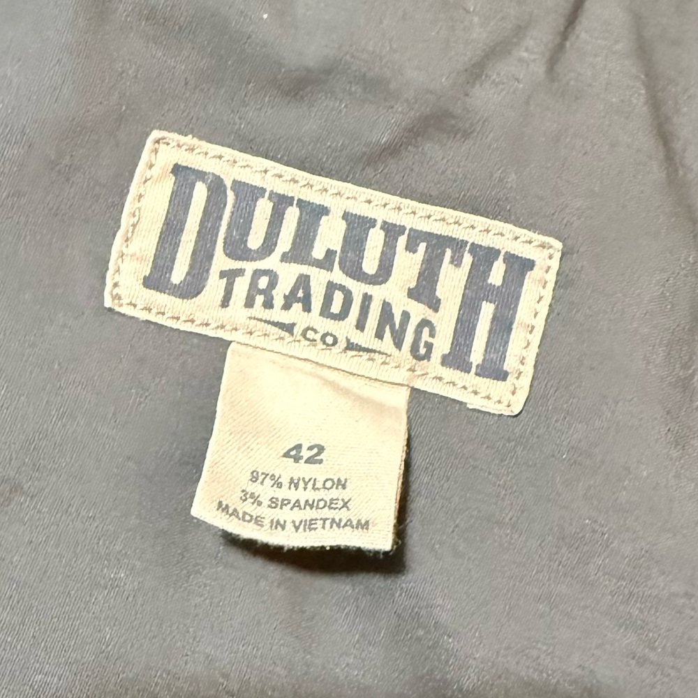 Duluth Trading Co Charcoal Cargo Shorts - Picture 2 of 4